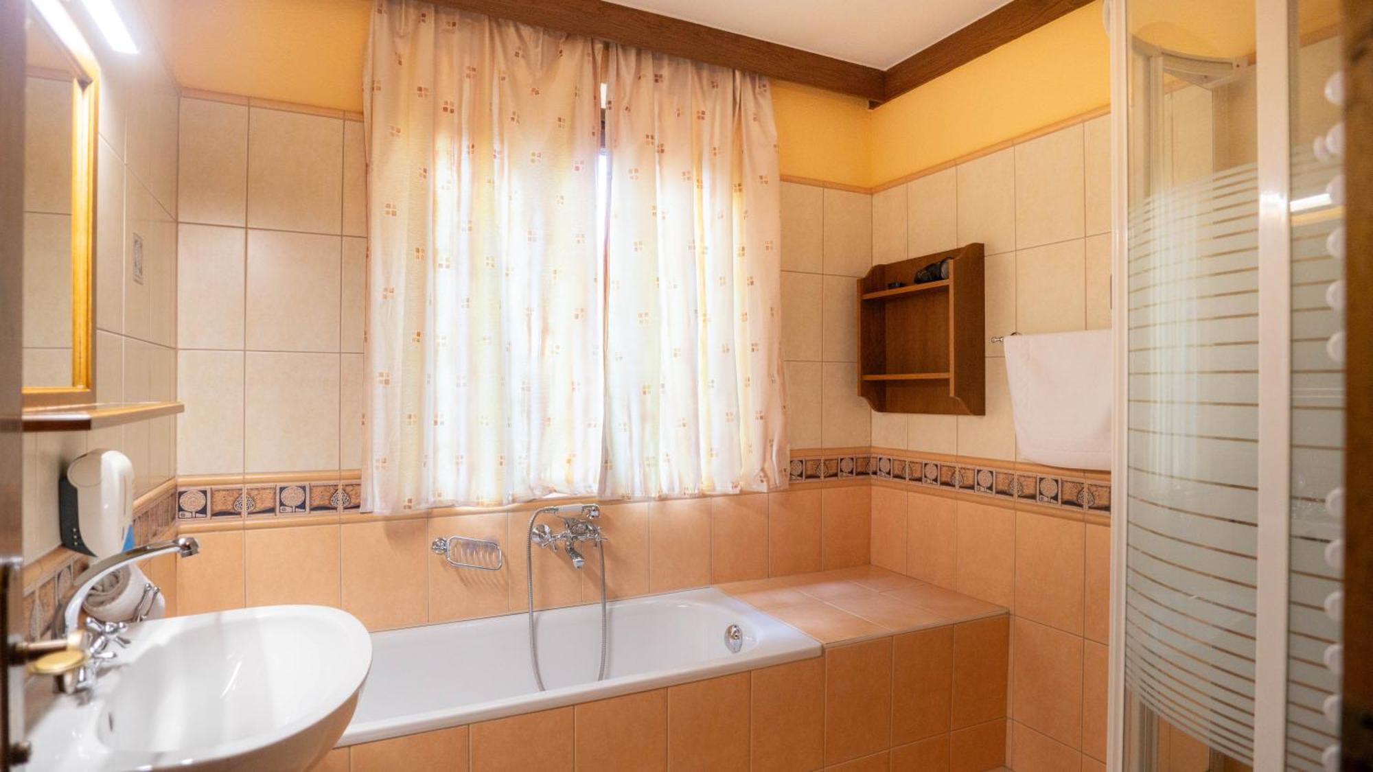 Haus Anna - Kaernten Card Im Sommer Inklusive Bad Kleinkirchheim Ngoại thất bức ảnh